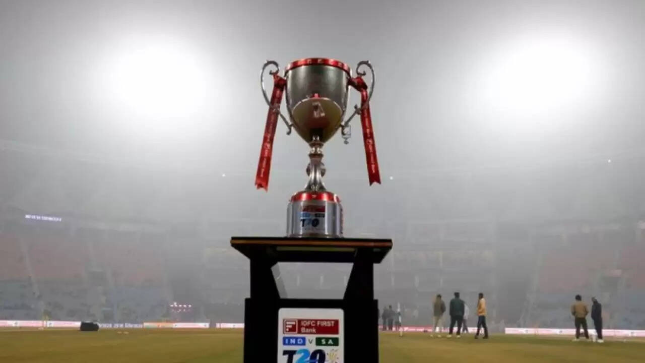 India vs South Africa fourth T20 match abandoned due to heavy fog at Ekana Cricket Stadium in Lucknow