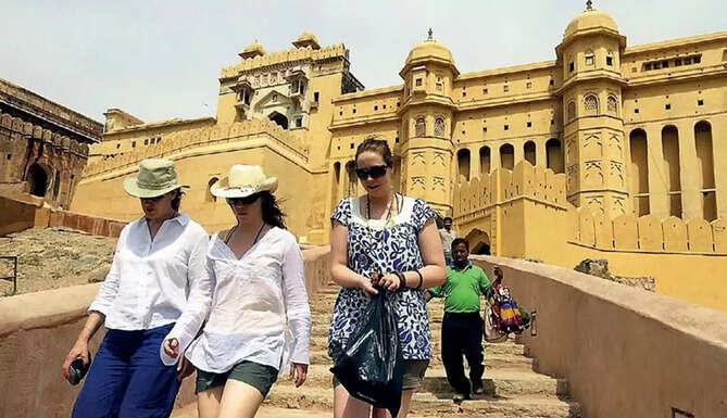 foreign tourists....travel