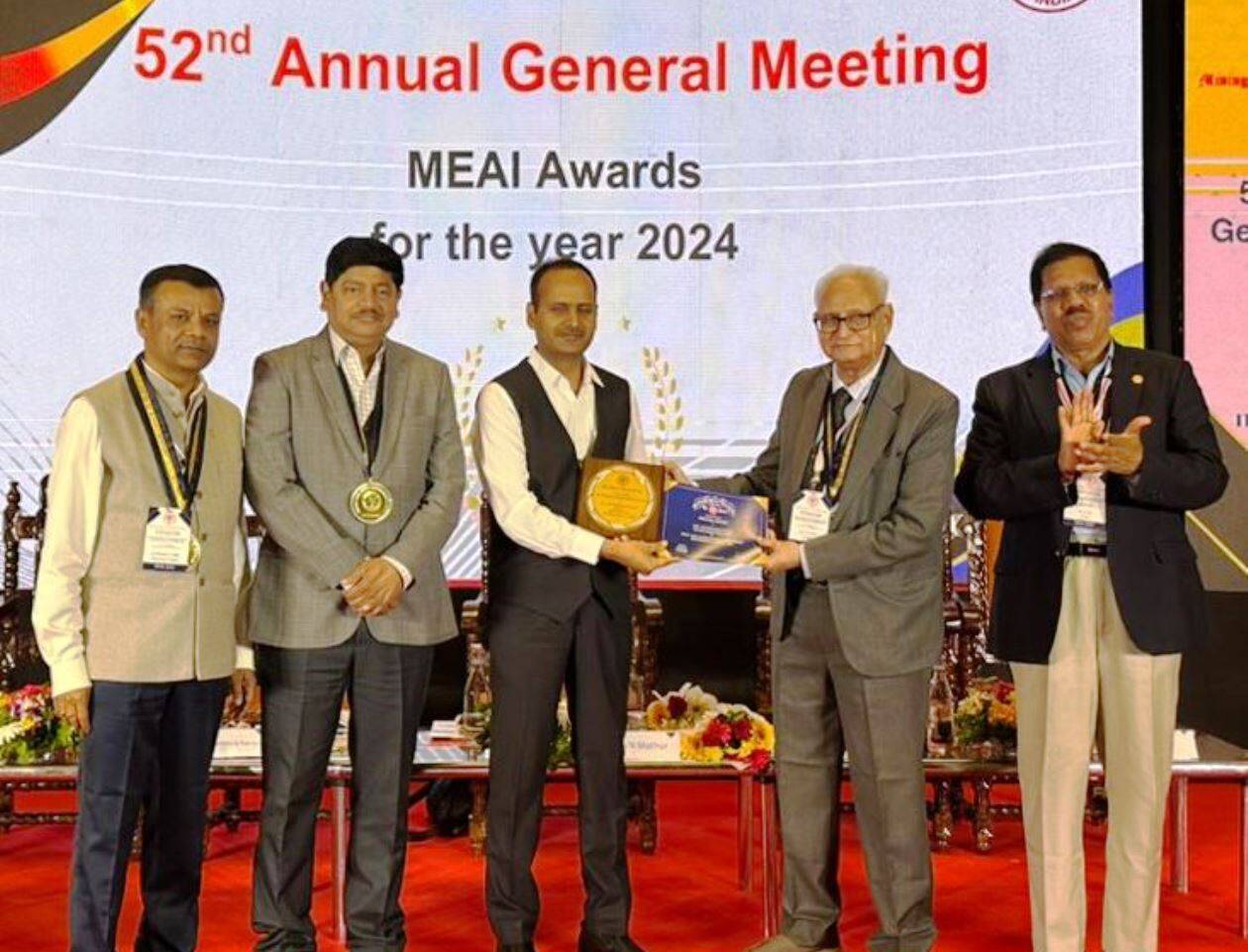 Mining Engineer Asif Ansari honored with Service Excellence Award