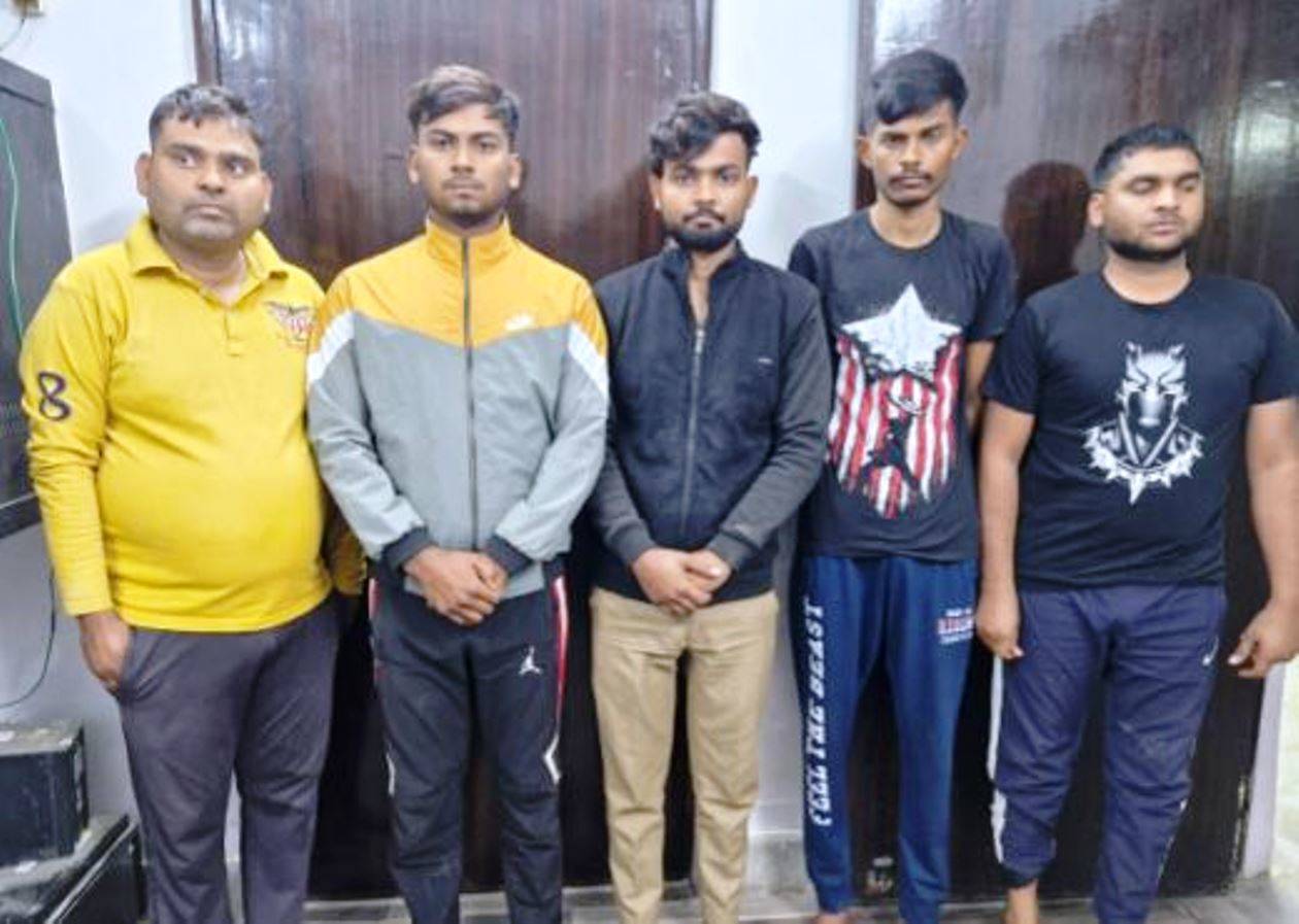 Gang Involved In Extorting Money By Befriending People Busted, 5 Arrested